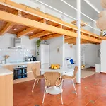 Luminous Loft Next To The Atlantic Ocean 度假居