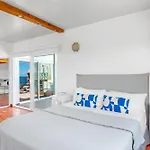 Luminous Loft Next To The Atlantic Ocean