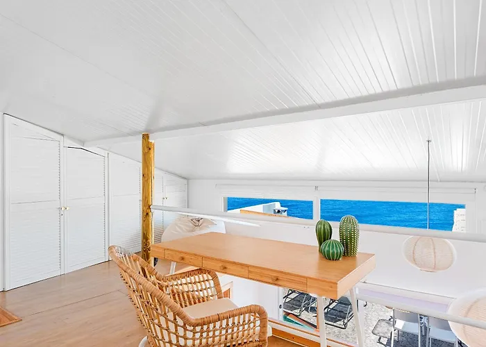 Luminous Loft Next To The Atlantic Ocean *