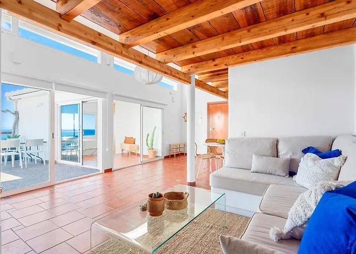 Luminous Loft Next To The Atlantic Ocean