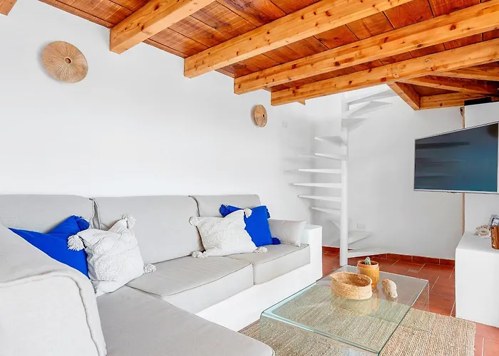 Luminous Loft Next To The Atlantic Ocean Tatil Evi Radazul