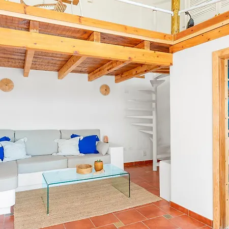 Luminous Loft Next To The Atlantic Ocean Semesterbostad