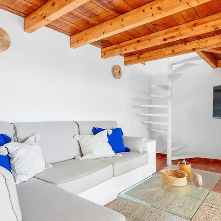 Luminous Loft Next To The Atlantic Ocean 펜션 Radazul