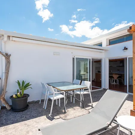 Semesterbostad Luminous Loft Next To The Atlantic Ocean
